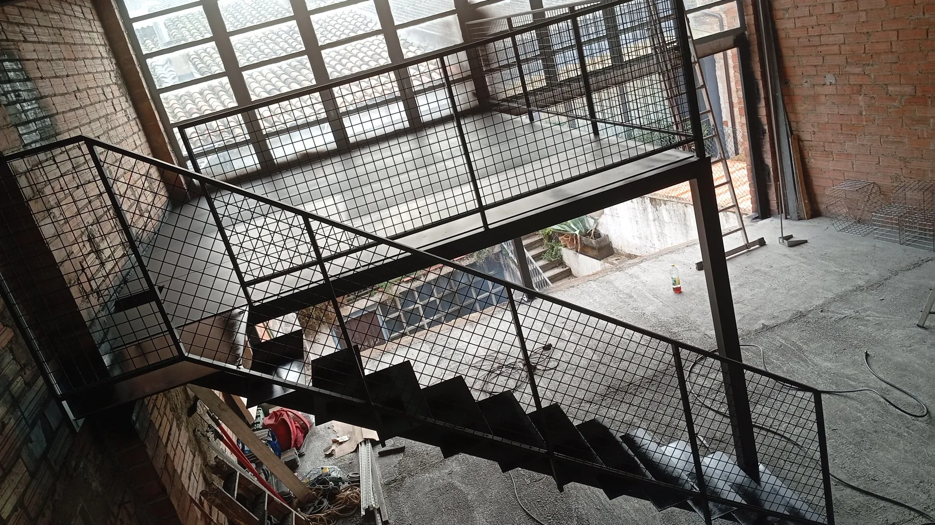 Fabricación estructura altillo para taller - 1