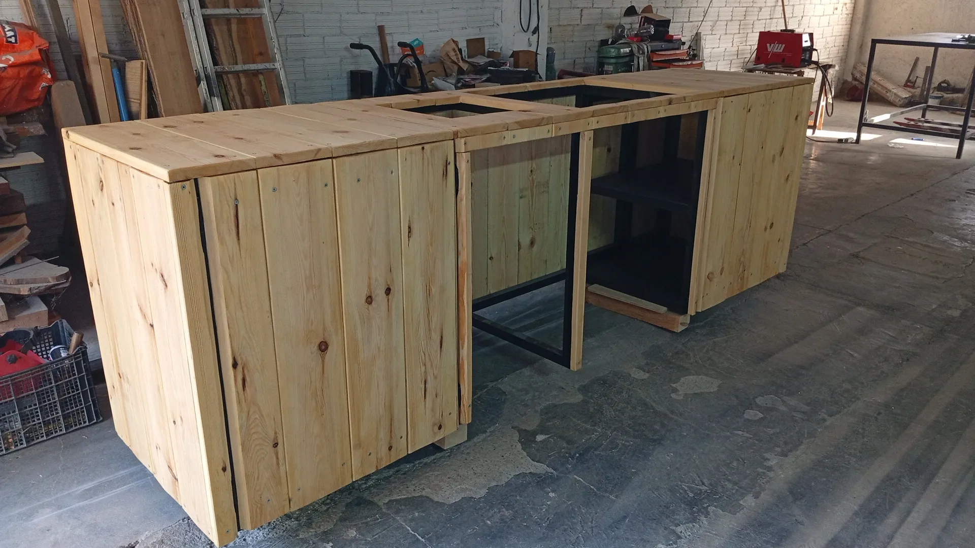 Fabricación mueble de metal y madera estilo cocina - 1